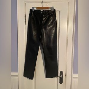 Aritzia Melina Pants Black Size 8. Cropped.